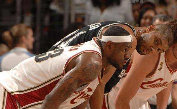 [NBA]天赋对决 文班亚马强起隔扣霍姆格伦