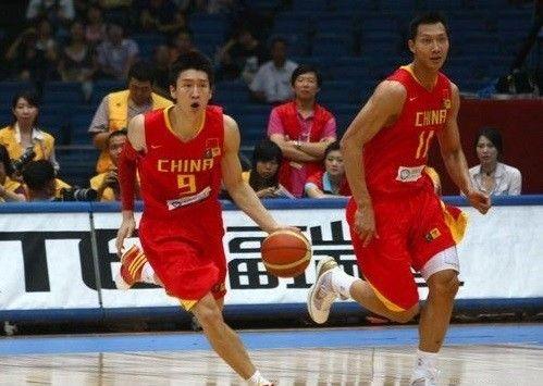 首回合为何向裁判展示队徽？詹卢卡-曼奇尼：希望他尊重罗马